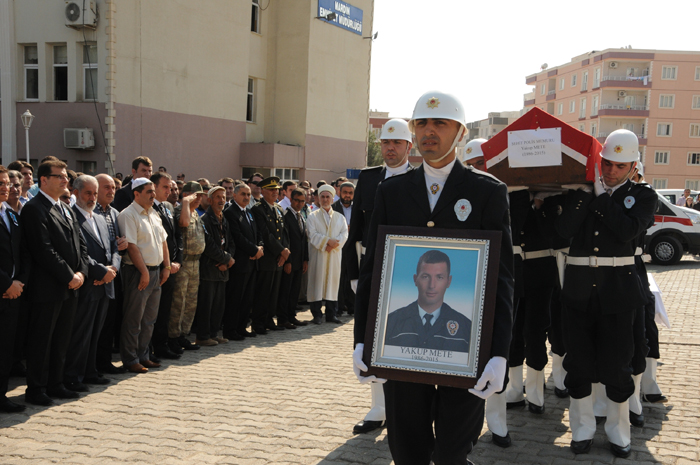 Şehit cenazesinde Kürtçe ağıtlar yakıldı!