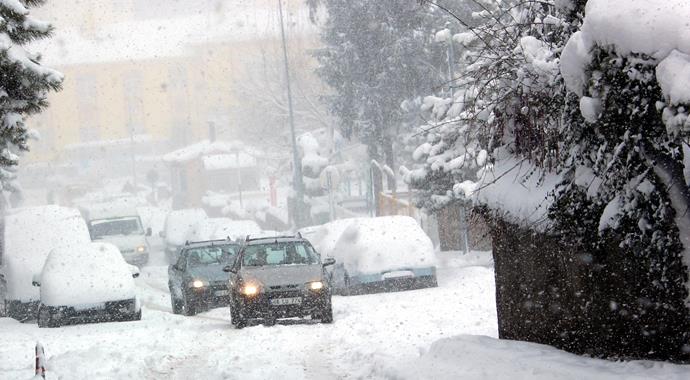 Yozgat ve Sivas'ta kar yağışı