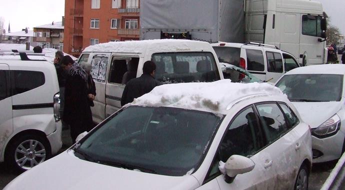 Kocaeli'nde zincirleme trafik kazası: 10 yaralı