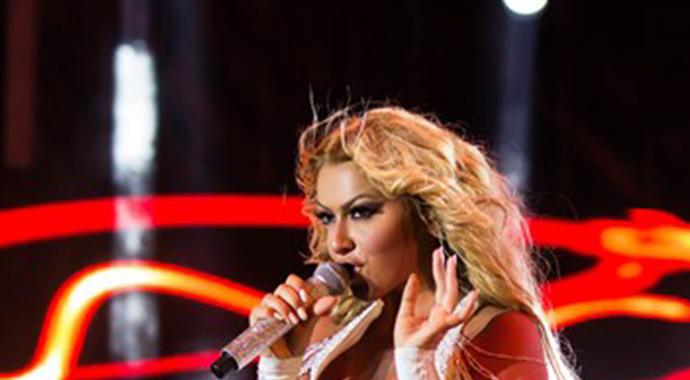 Hadise'ye büyük ilgi