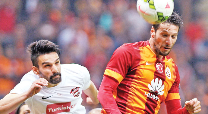 Galatasaray geçen hafta kaptırdığı koltuğu geri aldı
