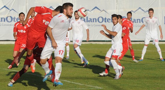 Hakemlere kızıp ligden çekildiler