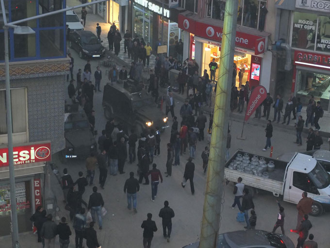 Hâkkari'de gözaltı sonrası ortalık karıştı