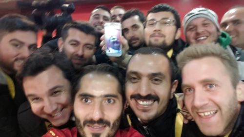 Burak ile Hamit'ten selfie pozu