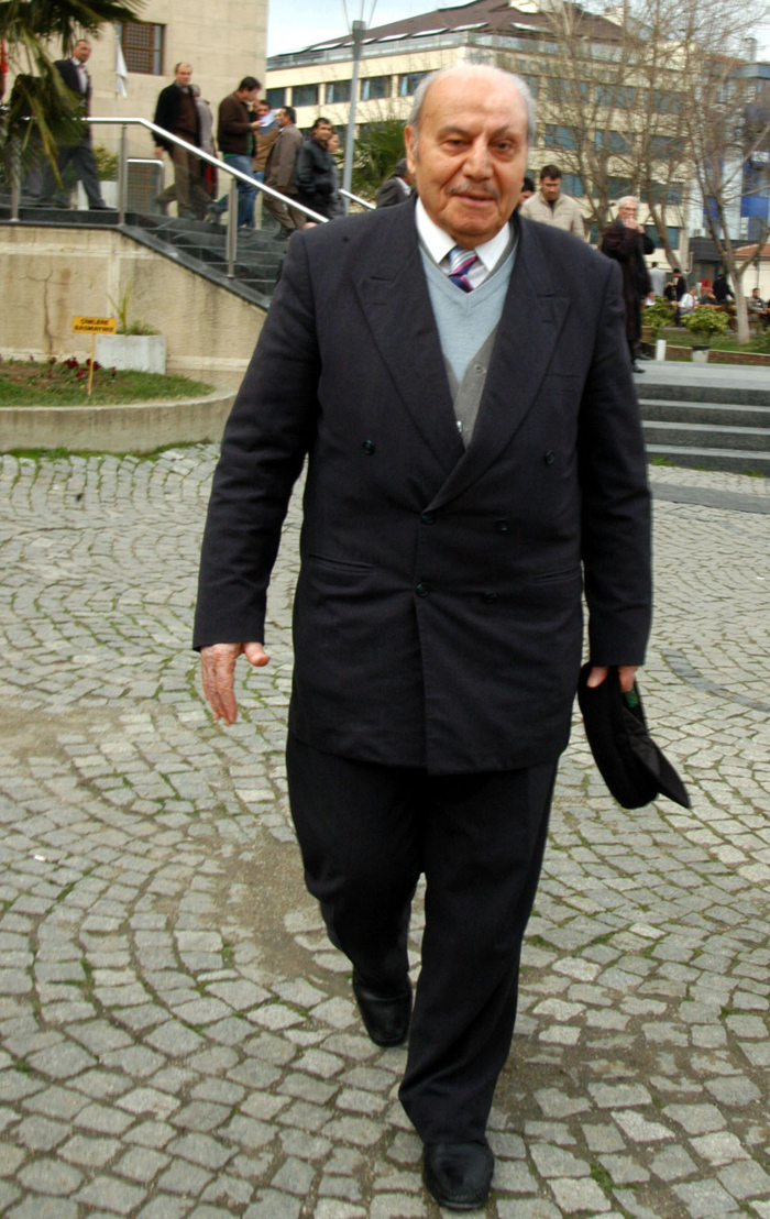 Hüseyin Üzmez öldü, Hüseyin Üzmez kimdir?