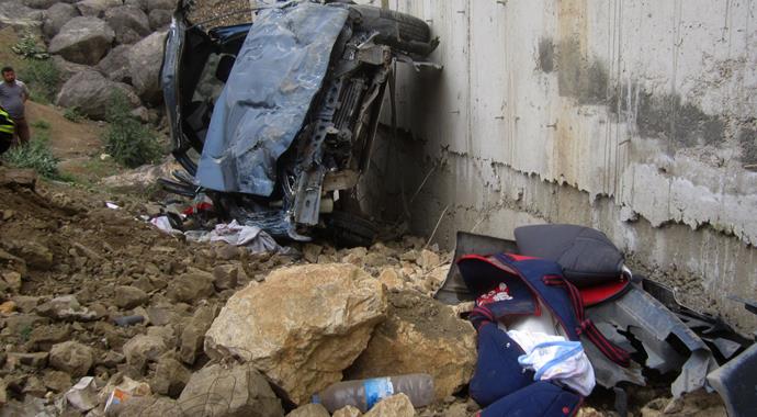 Otomobil HES inşaatına uçtu: 2 ölü, 3 yaralı