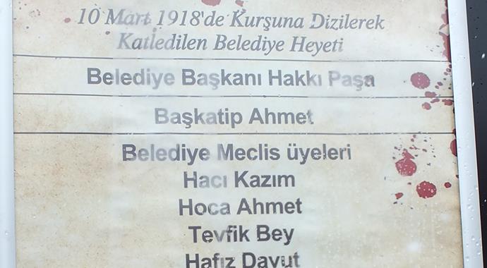Ermrniler'in kurşuna dizdiği heyet törenle anıldı