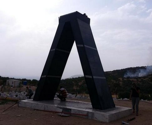 PKK'lı Mahsum Korkmaz heykeli yıkıldı