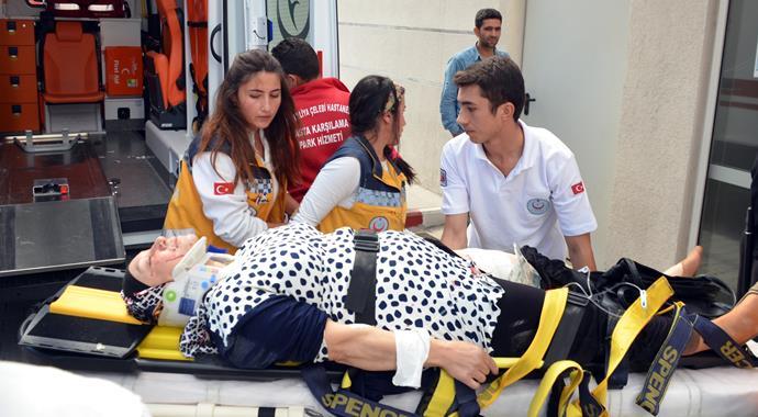 Nikah salonu önünde eski eş dehşeti