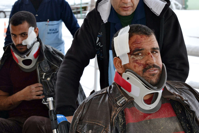Aksaray'da yolcu otobüsü devrildi, ölü ve çok sayıda yaralı var
