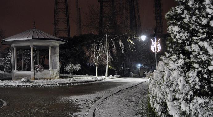 İstanbul'da kar yağışı devam ediyor İstanbul'da okullar tatil mi?