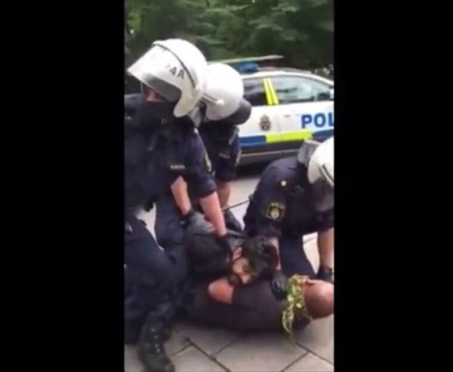 İsveç'te PKK'lılar polise saldırdı