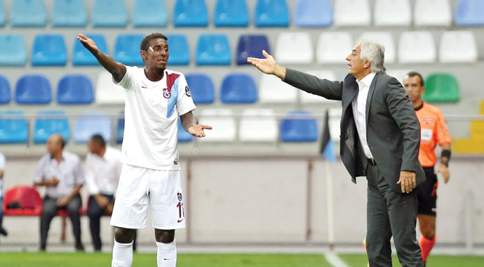 Halilhodzic doymak bilmiyor! İki forvet daha geliyor