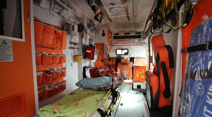 Hasta almaya giden ambulansa molotof