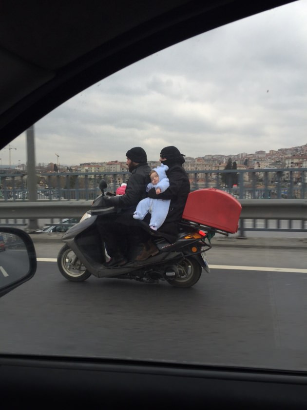 Bir anne-baba nasıl böyle bir hareket yapar?