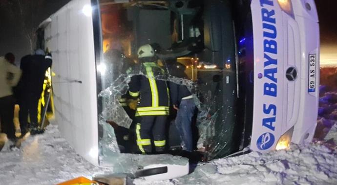 Konya'da yolcu otobüsü devrildi: 25 yaralı