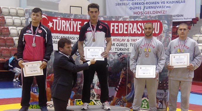 Başakşehir'in Yıldızları İzmir'de parladı