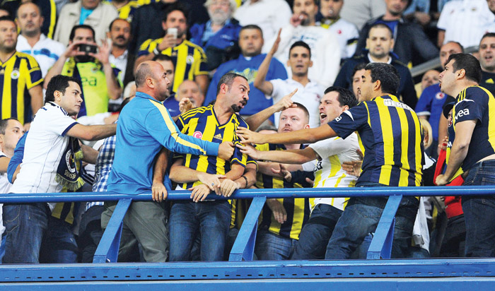 Emmanuel Emenike çıldırdı