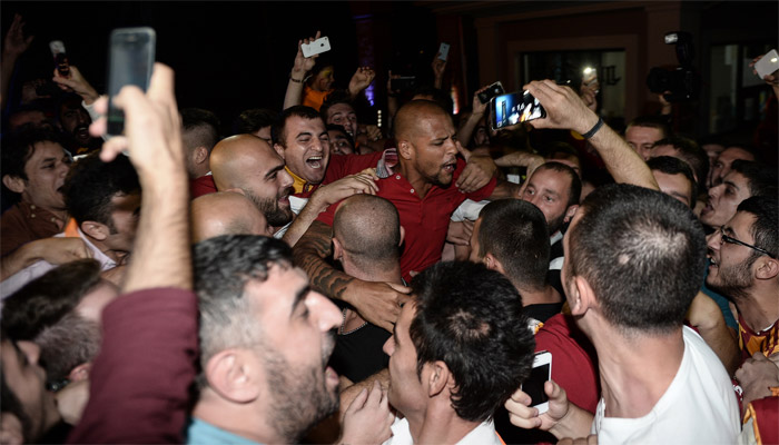Melo: 'Bir konuşsam, Türkiye'de futbol oynatmazlar'
