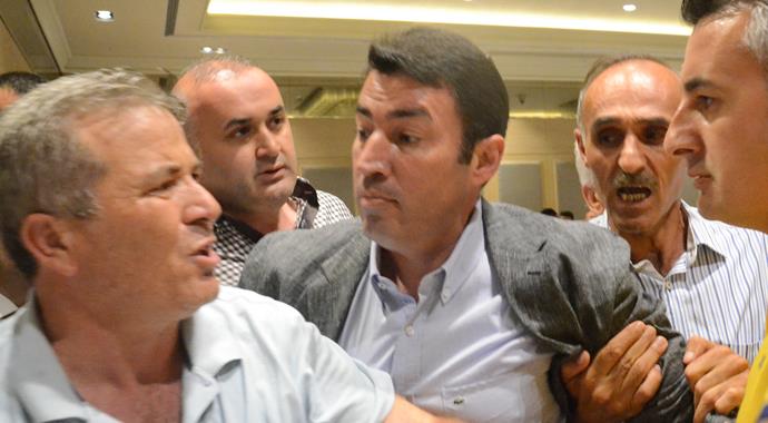 AK Parti iftarında eski vekil belediye başkanı ile tartıştı