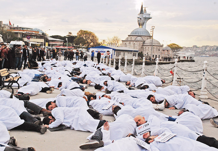 İşte darbeci adaleti! Hamileler doğumdan sonra asılacak
