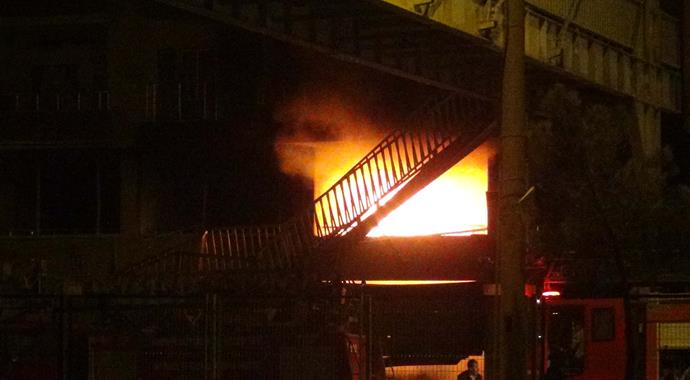 PKK'lılar çevik kuvvet midibüsüne roketatarla saldırdı