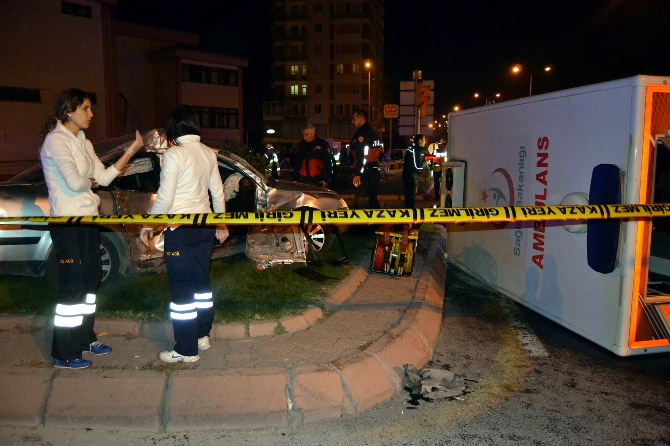 Düğün konvoyunda feci kaza: 2'si ağır, 12 yaralı