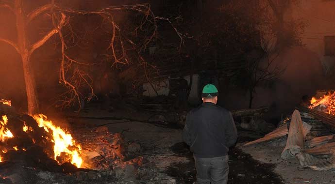Çorum'da yangın! 30 ev kullanılamaz hale geldi