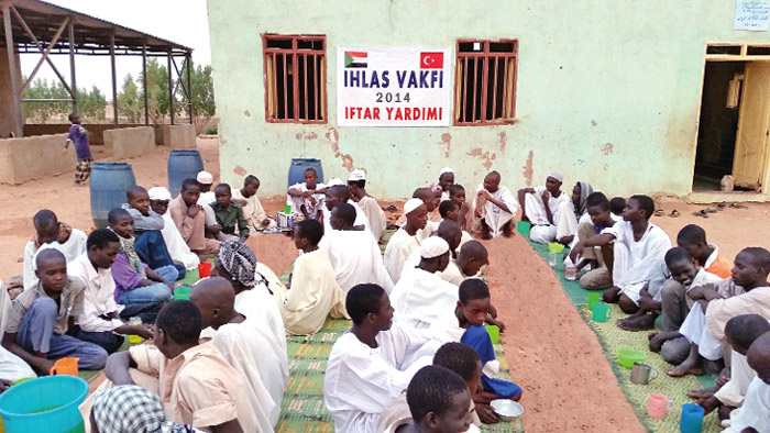 İhlas Vakfı'ndan, Sudanlı fakir ve yetimlere iftar