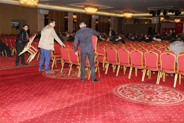 Muharrem İnce'nin toplantısına az sayıda partili katıldı