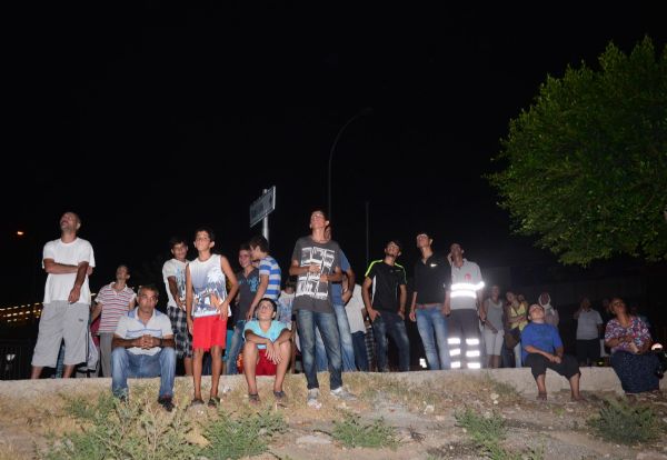 İntihar girişimini çekirdek yiyerek izlediler
