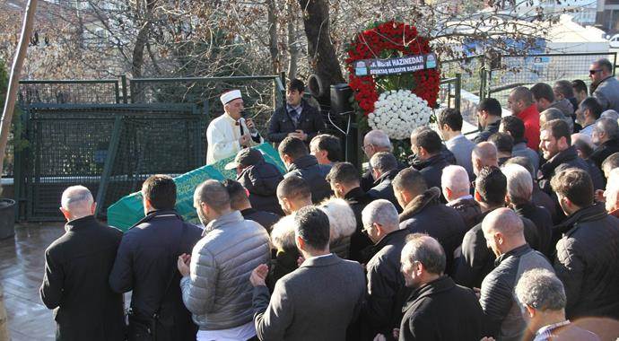 Sarıyer'de arabasında öldürülen işadamı toprağa verildi