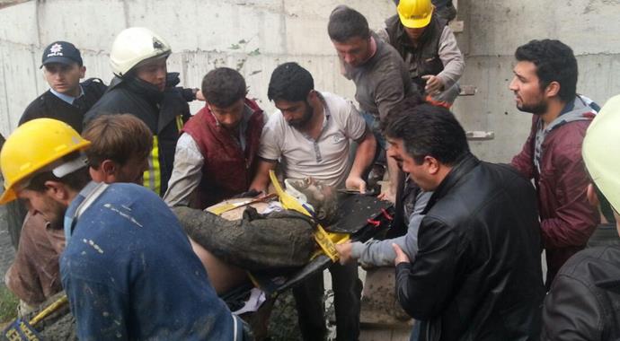 Çerkezköy'de hastanesi inşaatının iskelesi çöktü: 4 yaralı