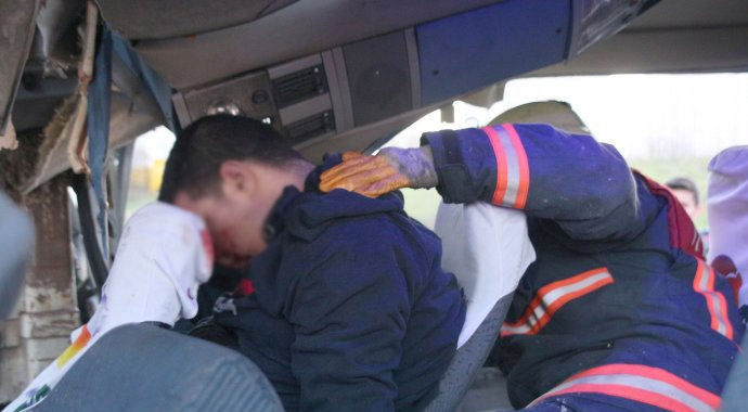 İstanbul'da feci kaza: 3 ölü, 6 yaralı