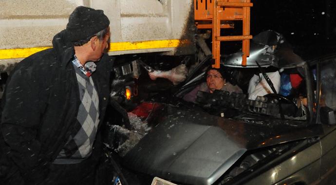 Çanakkale'de feci kaza: 3 yaralı