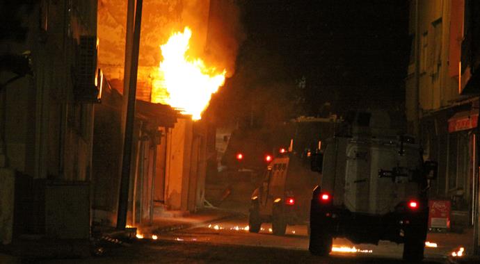 Etekli teröristler Siirt'i karıştırdı