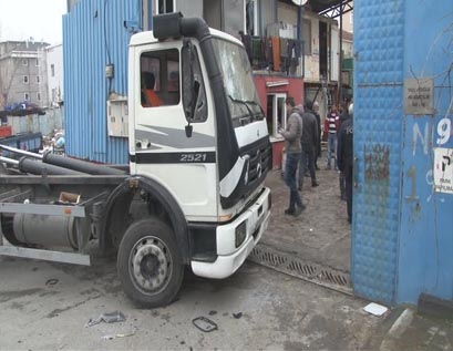 İstanbul'un göbeğinde silahlı kavga