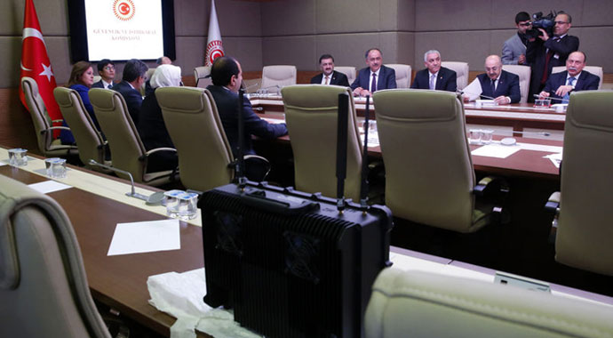 Meclis'teki istihbarat toplantısında jammer'lı önlem