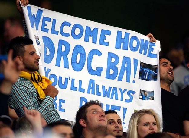 On binlerce Chelsea'li Drogba'yı ayakta alkışladı