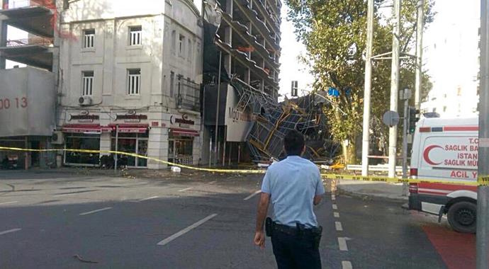 İstanbul'da fırtınanın bilançosu ağır oldu