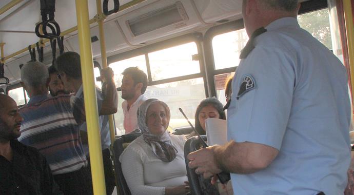 Belediye otobüsünde canlı bomba alarmı