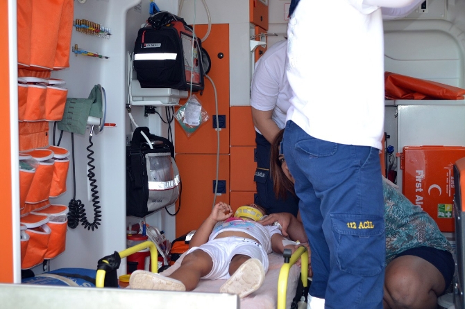 Edirne'de aynı yol üzerinde iki kaza: 13 yaralı