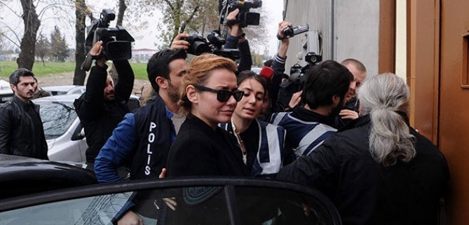 Deniz Seki'den şok haber! Hayranları bu habere çok üzülecek