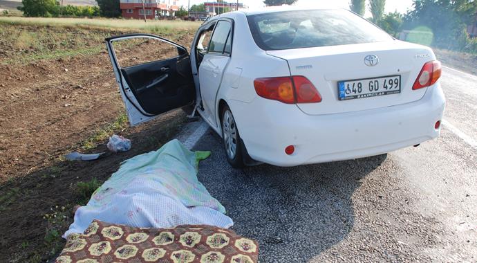 Burdur'daki trafik kazasında torunlarıyla birlikte öldüler