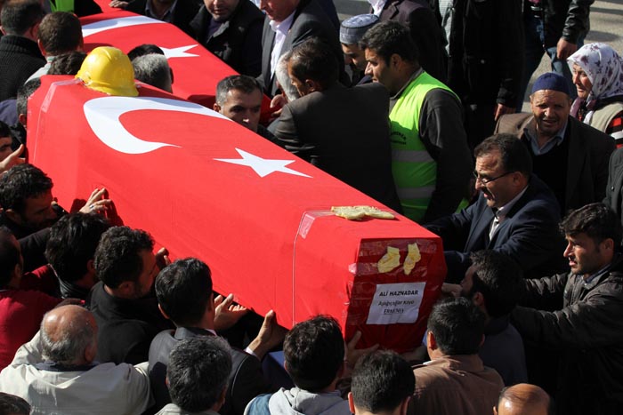 O madencinin tabutundaki bu detay yürekleri dağladı