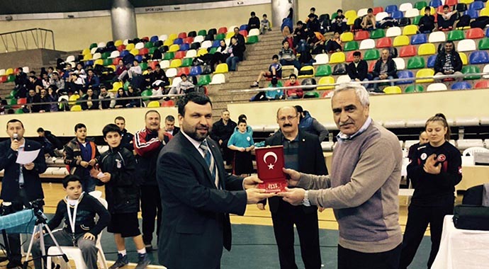 İBB'nin aslanlar'ından çifte şampiyonluk