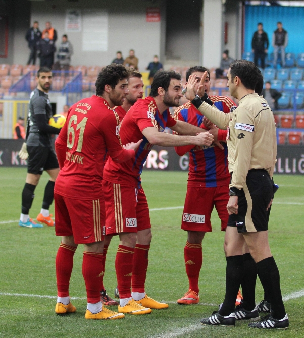 Balıkesirspor Karabükspor'u mağlup etti