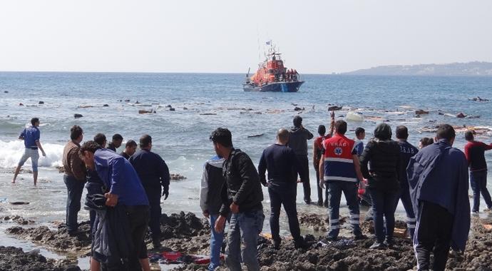 Rodos'ta kaçak teknesi battı, 148 kişi kurtarıldı