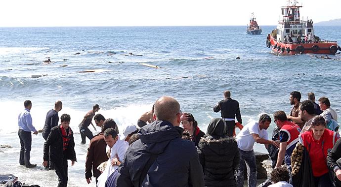 Rodos'ta kaçak teknesi battı, 148 kişi kurtarıldı