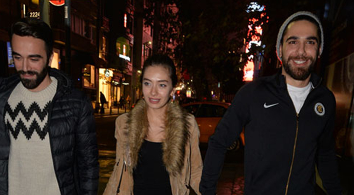 Kadir Doğulu ve Neslihan Atagül'den taksiciyi isyan ettiren hareket